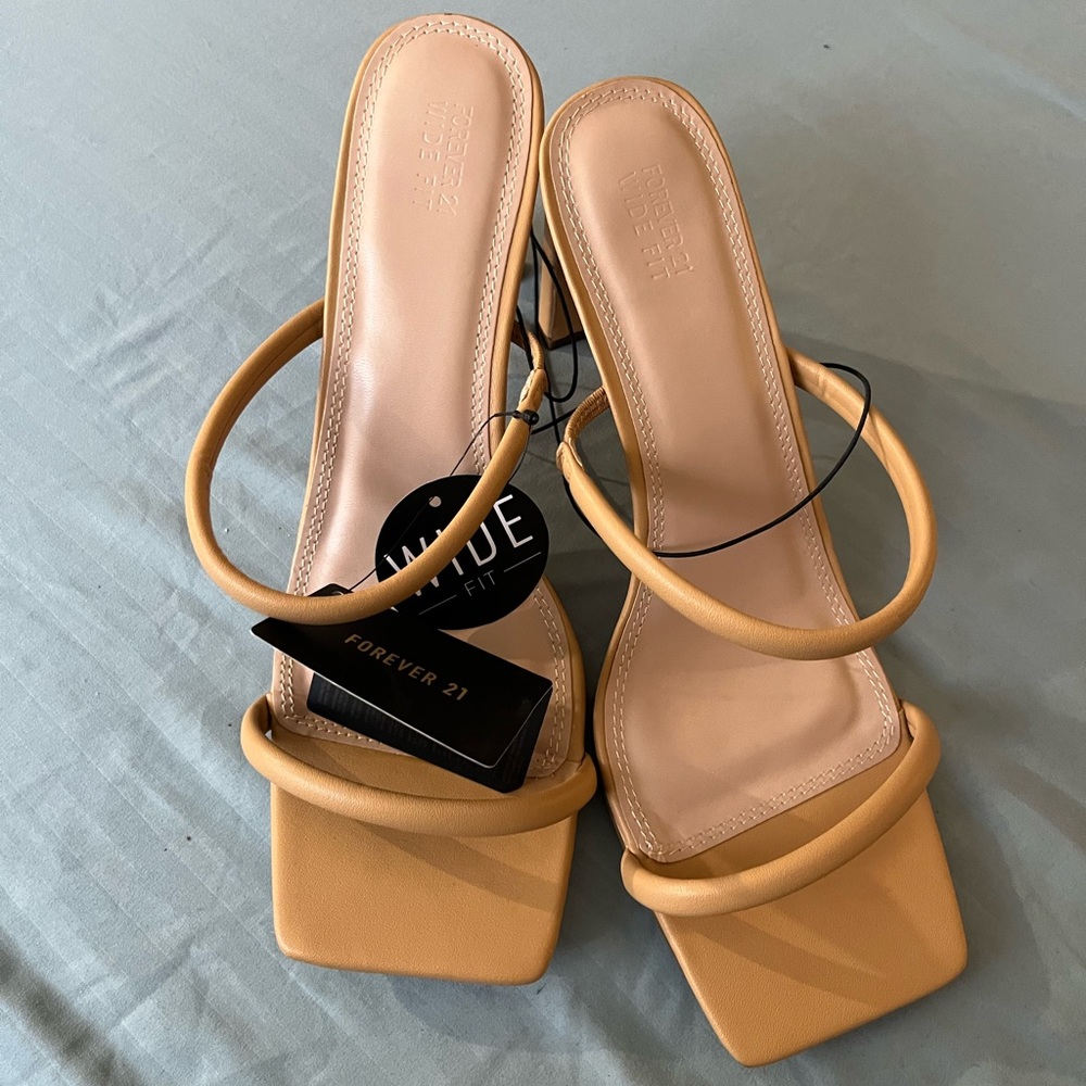 WW sandal heels